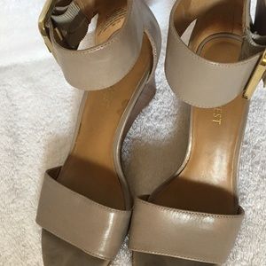 Nine West open-toed wedge Size 5